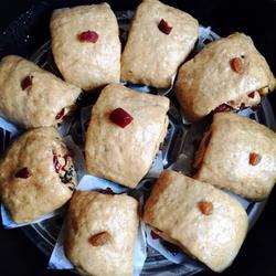 Brown candy kernel steamed buns