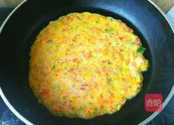 Illustration of how to make colorful pepper egg pancake 5