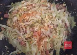 Illustration of how to make cabbage fried rice 3