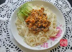 Illustration of how to make Xiangpiaopiao noodles 6