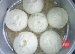 Illustration of how to make egg and fennel buns 18