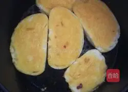 Illustration of how to make golden steamed buns 6