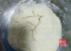 Illustration of how to make green onion layer cake 4