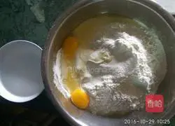 Illustration of how to make dumplings stuffed with pork and lotus root 7