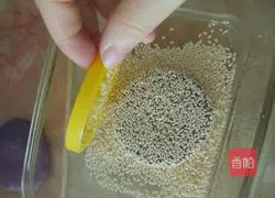 Illustration of how to make purple potato cheese sandwich pancake 11