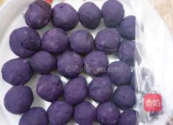 Illustration of how to make crystal purple potato glutinous rice balls 4