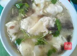 Illustration of how to make pork ribs soup wontons 10