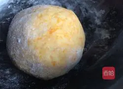 Illustration of how to make pumpkin steamed buns 3