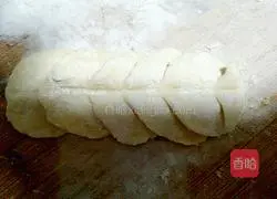 Illustration of how to make rose flower steamed buns 2