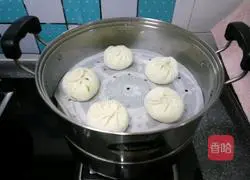 Illustration of how to make egg-fennel steamed buns 14