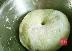 Illustration of how to make sunflower buns 14