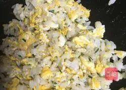 Home-style egg fried rice recipe 5