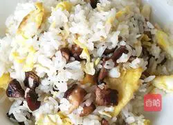 Illustration of how to make mushroom and egg fried rice 10