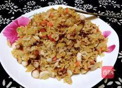 Illustration of how to make fried rice with squid tentacles 9