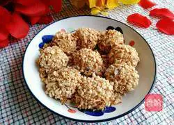 Illustration of how to make glutinous rice balls with peanut and mung bean paste 18