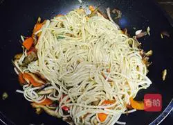 Beef Assorted Chow Mein Recipe Illustration 7