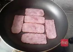 Illustration of how to make bacon and egg sandwiches 3