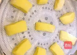 My red bean barley and lily soup, your corn buns~ Recipe 1