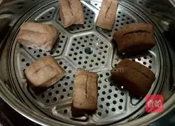 Illustration of how to make cocoa powder steamed buns 12