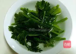 Illustration of how to make celery fried rice 3