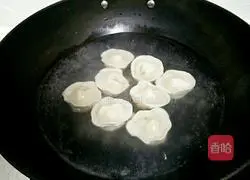 Illustration of making dumplings stuffed with lotus root 14