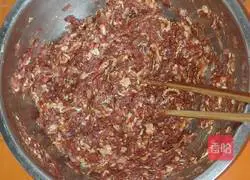 Roasted Onion Beef Pie Recipe Illustration 6