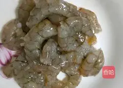 Illustration of how to make fish and shrimp wontons 1