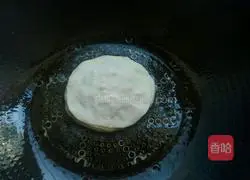 Illustration of how to make dumpling skin version of sesame cakes 5