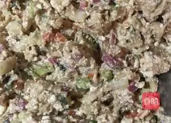 Illustration of how to make three fresh cabbage and meat buns 5