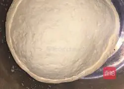  Illustration of how to make mutton and green onion dumplings 2