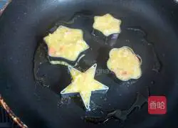 Illustration of how to make leftover rice and egg pancakes 7