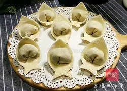 Cat Ear Wonton ~ Celery and Fresh Meat Filling Recipe Illustration 5