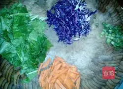 Illustration of how to make colorful fried noodles 1