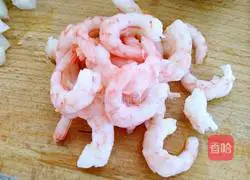 Illustration of how to make sweet shrimp, colorful and vegetable fried rice 1