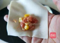 Illustration of how to make corn and meat wontons 7