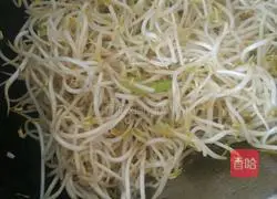 Illustration of how to make braised bean sprouts pancakes 7
