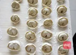 Illustration of how to make leek and egg dumplings 8