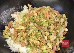 Illustration of how to make fried rice with ham, eggs and vegetables 9