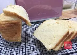 Illustration of how to make a simple sandwich 3