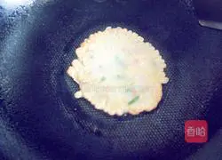 Illustration of how to make ham and egg pancakes 9
