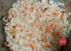 Illustration of how to make dumplings with water chestnut stuffing 1