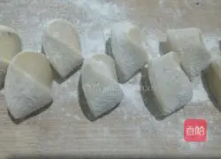 Illustration of how to make fennel and meat dumplings 11