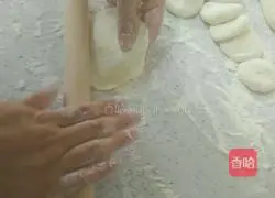 Illustration of how to make carrot and beef buns 9