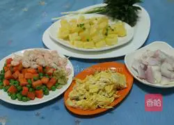 Illustration of how to make shrimp and pineapple fried rice 9