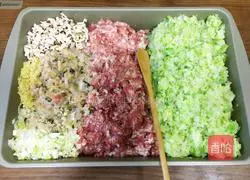 Illustration of how to make cabbage, clam and pork dumplings 7