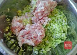 Illustration of how to make dumplings stuffed with baby cabbage 2