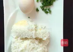 Illustration of how to make egg fried rice 1