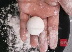 Illustration of how to make black sesame glutinous rice balls 9