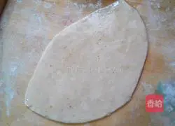Illustration of how to make spiral noodle cake 3