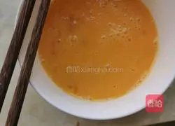 Illustration of how to make egg fried rice 1